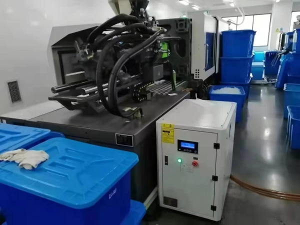 風(fēng)冷式冷水機(jī)通常運(yùn)行效率低下是什么因素的影響？